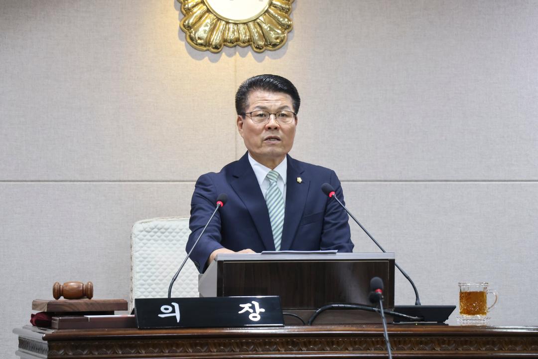 '2025. 7. 31.(목) 보도자료_제314회 홍성군의회 임시회 폐회' 게시글의 사진(4) '1-4. 김덕배의장 폐회사 발언.jpg'