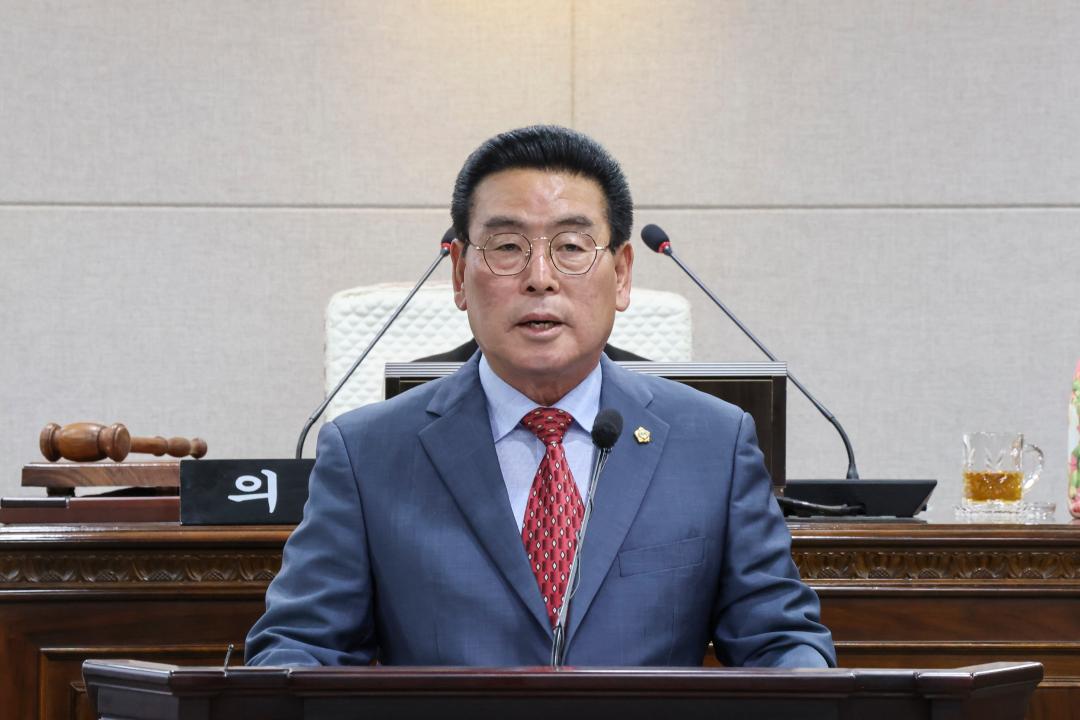 '2025. 5. 9.(금) 보도자료_폐회2_5분발언_장재석 의원 5분 발언' 게시글의 사진(2) '사진_장재석 의원 5분 자유발언 장면.jpg'