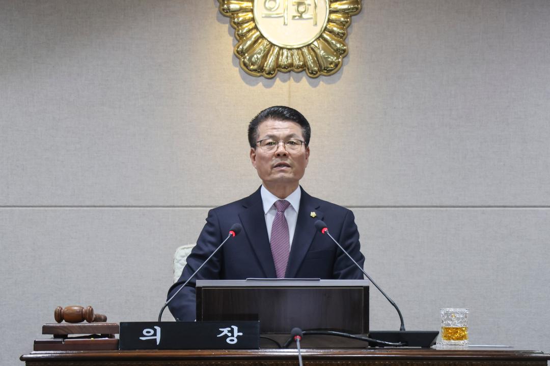 '2026.04.01.(수) 보도자료_제319회 홍성군의회 임시회 폐회' 게시글의 사진(4) '1-3. 폐회사 발언 사진_홍성군의회의장.jpg'