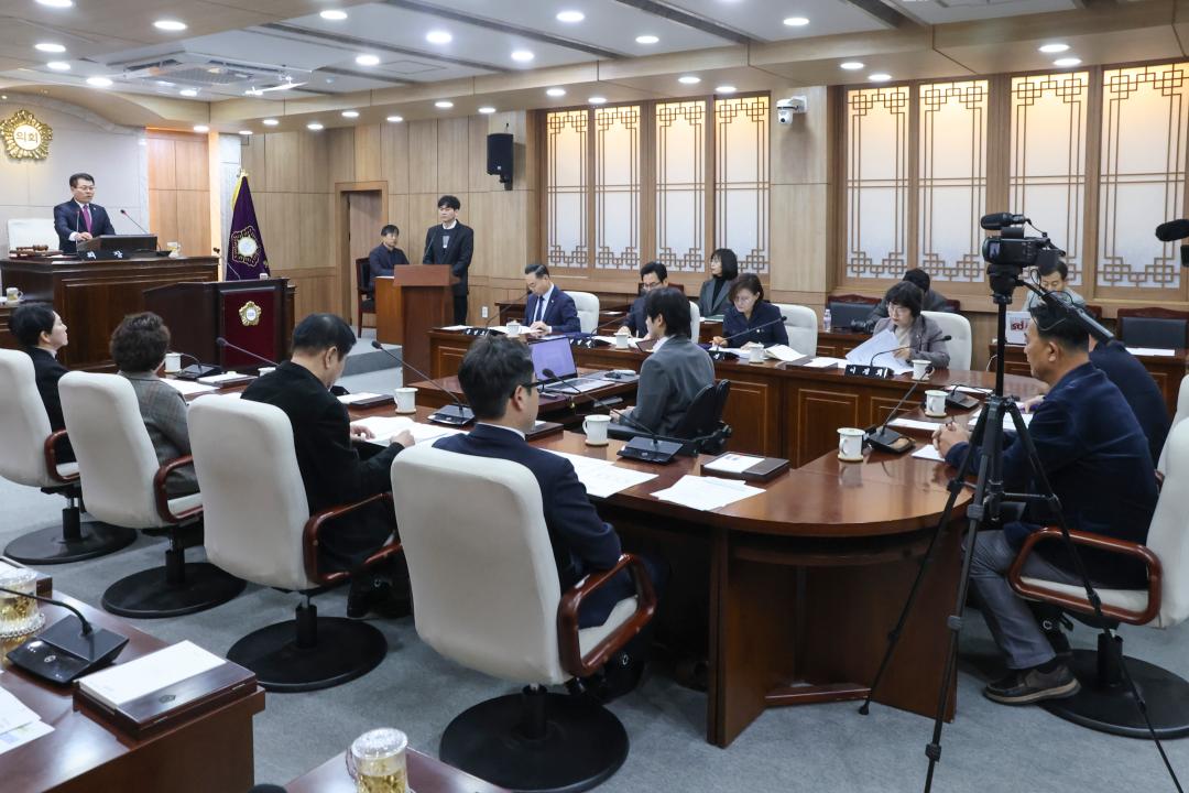 '2025. 2. 13.(목) 보도자료(제310회 홍성군의회 임시회 개회)' 게시글의 사진(4) '전체사진 3.jpg'
