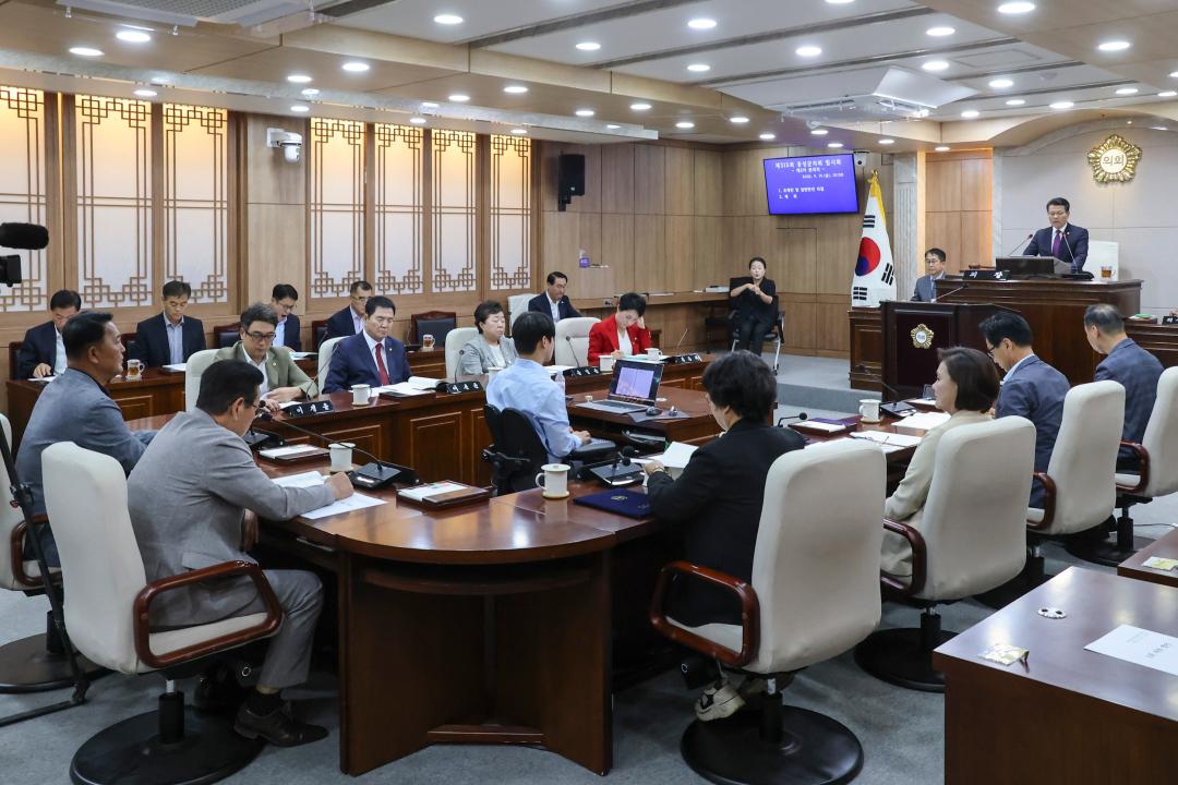 '2025. 9. 19. 보도자료_제315회 홍성군의회 임시회 폐회' 게시글의 사진(3) '1-2. 전체사진_폐회식_본회의장.jpg'