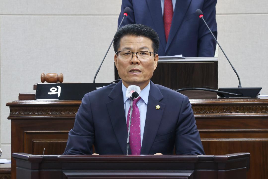 '2024.07.02.(화) 보도자료(제9대 홍성군의회 후반기 의장단 구성 완료)' 게시글의 사진(4) '김덕배 의장.jpg'