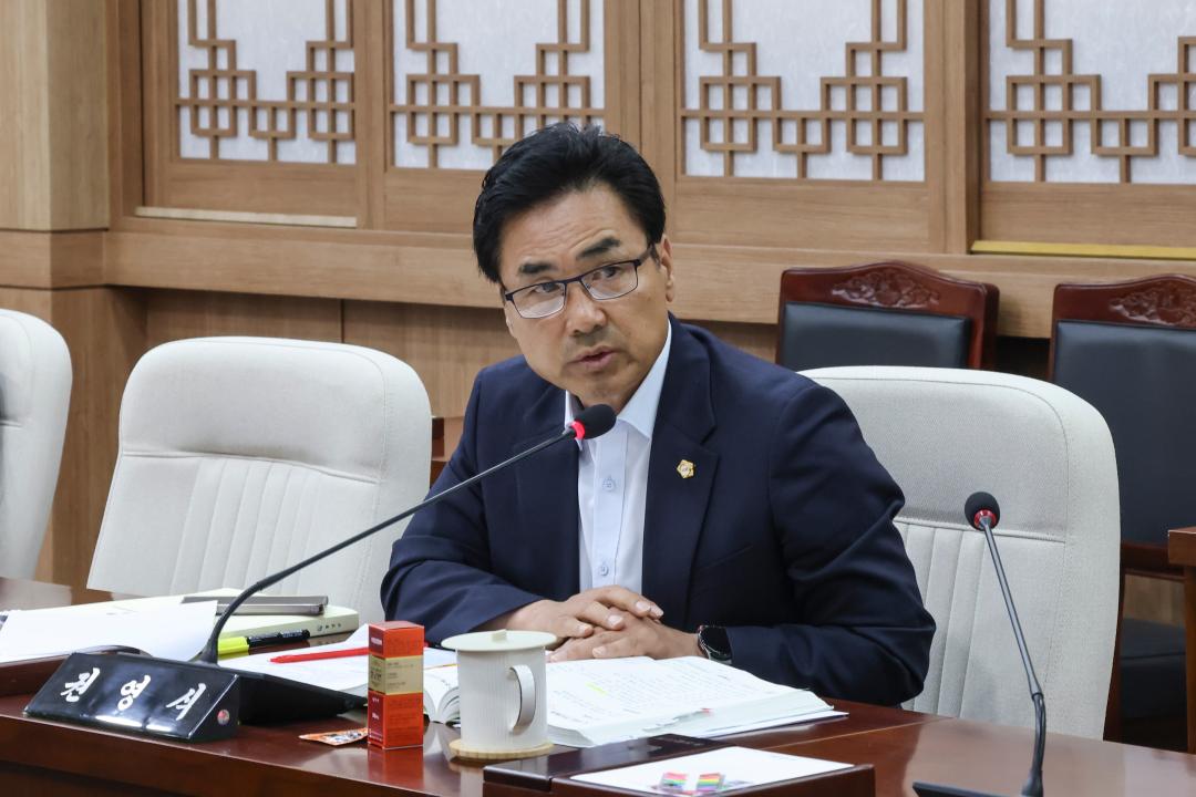 '2025. 6. 19.(목) 보도자료_홍성군의회 산업건설위원회, 의원들은 이번 행감에서 무엇을 지적했을까' 게시글의 사진(6) '4. 권영식 의원.jpg'
