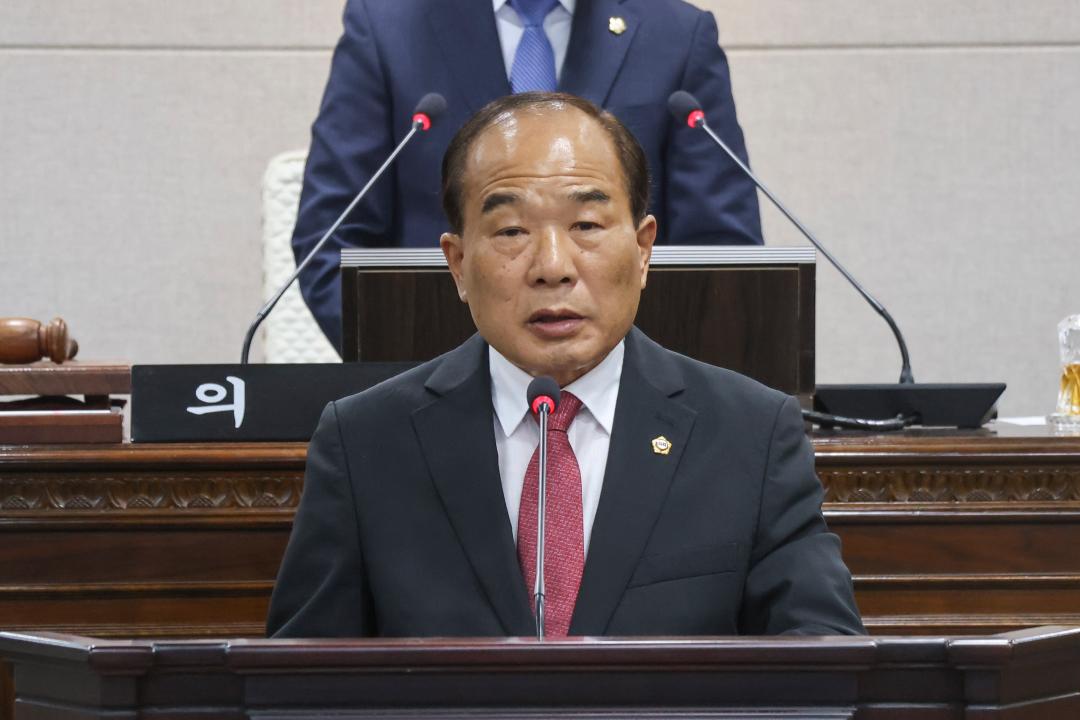 '2026.07.03.(금) 보도자료_제10대 홍성군의회 힘찬 출범… 행동하는 의정, 책임지는 의회 다짐' 게시글의 사진(3) '사진 2. 260701 박만 의장 당선사 발언 사진.jpg'