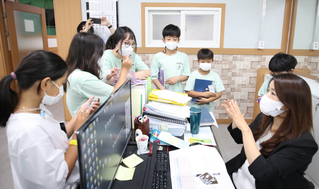 '2021.06.24(목)-홍주 초등학교 4학년 학생들, 의회 방문 ' 게시글의 사진(7) 'IMGL0182.jpg'