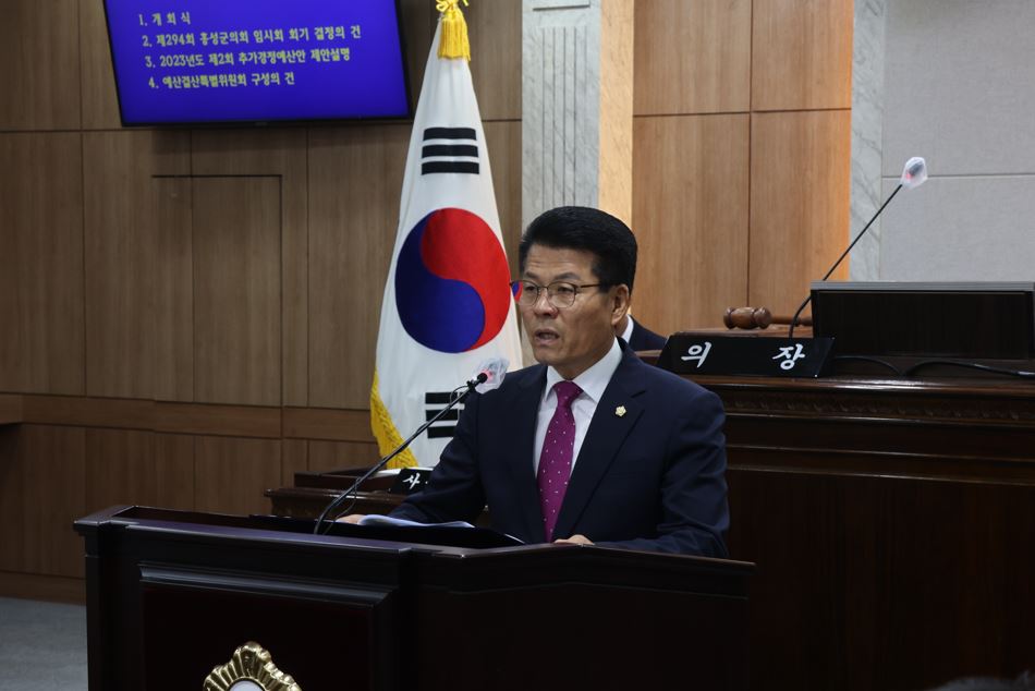 '제294회 임시회 개회_김덕배의원_대형산불 피해를 전화위복의  기회로 삼아 지역의 새로운 미래 먹거리를 창조해야!!' 게시글의 사진(1) '김덕배의원님(5분_자유_발언_사진).JPG'