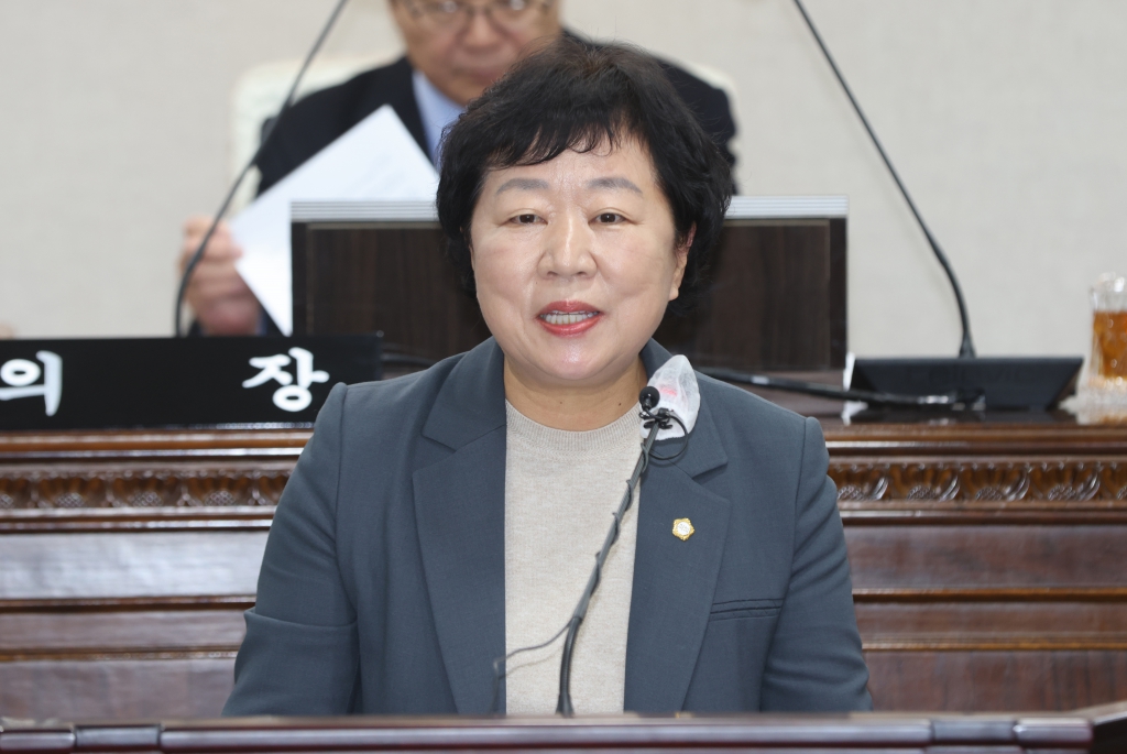 '제291회 홍성군의회 임시회 제2차 정례회 폐회_윤일순 의원_新 서해안 시대! 홍성 관광 이렇게 준비하자' 게시글의 사진(2) '5분_자유발언하는_윤일순_의원.jpg'