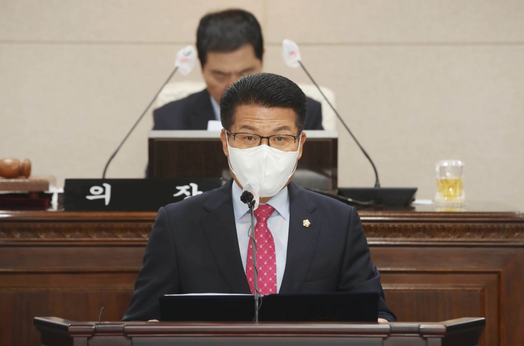 '제287회 홍성군의회 임시회 개회 김덕배 의원(화합하는 의회! 변화하는 군정을 위한 제언)' 게시글의 사진(2) '1__5분자유발언-김덕배_의원(국민의힘).jpg'