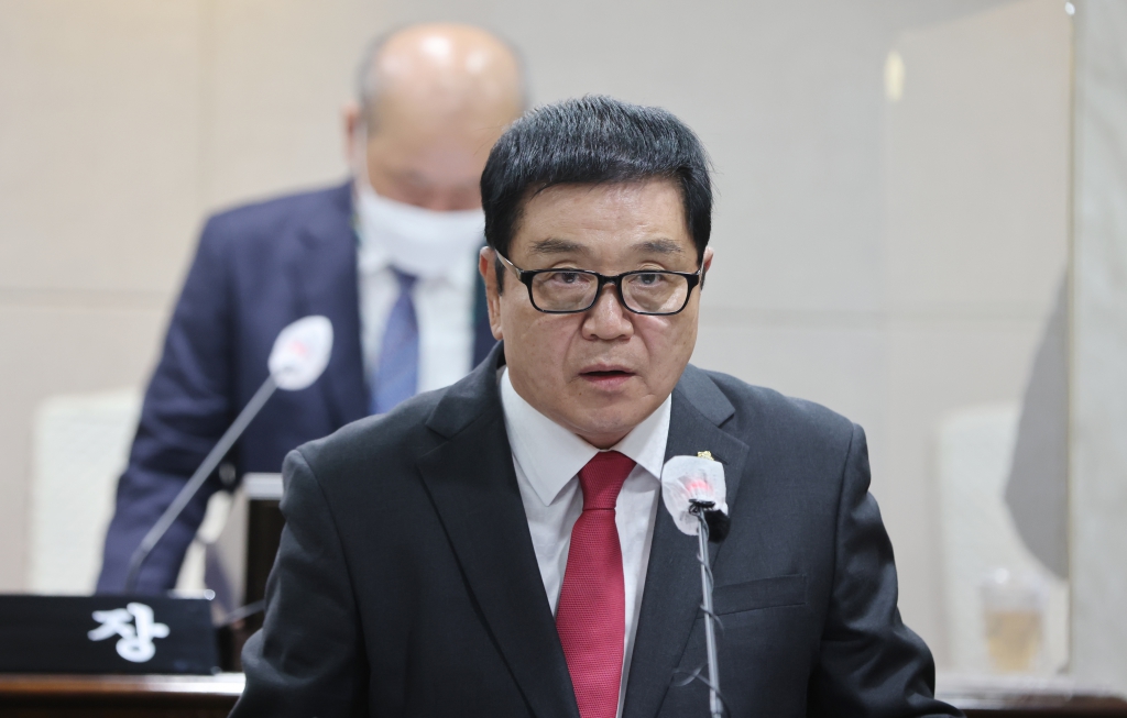 '제281회 홍성군의회 임시회 이선균 의원(전 군민 독감 무료접종으로 ‘트윈데믹’ 준비 제안) ' 게시글의 사진(1) '이선균_의원_5분발언_.jpg'