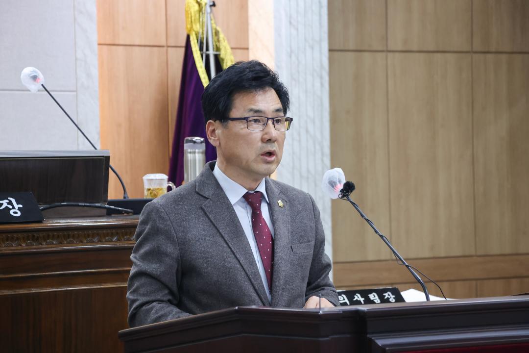 '제302회 임시회 개회_5분발언_권영식 의원(홍성군과 예산군 함께갑시다)' 게시글의 사진(3) '5분 자유 발언(권영식)-2.jpg'