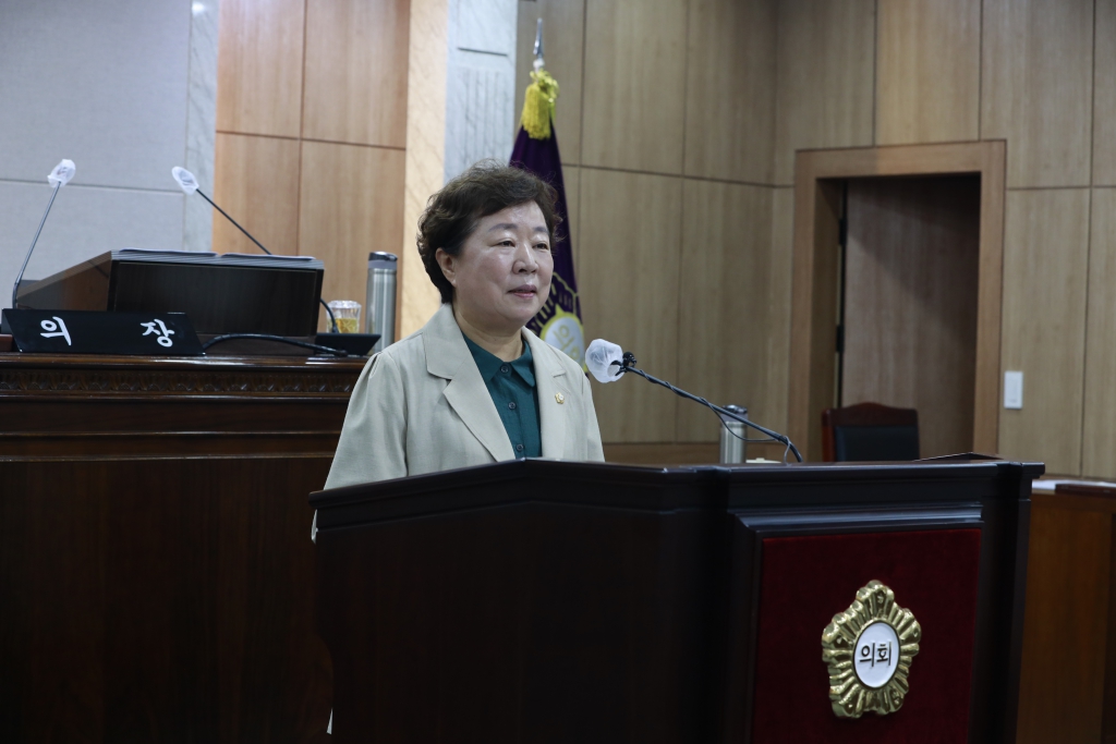 '제297회 임시회 개회_윤일순의원_중장년 1인 가구 지원은 선택 아닌 필수' 게시글의 사진(2) '5분_자유_발언_윤일순_의원.JPG'