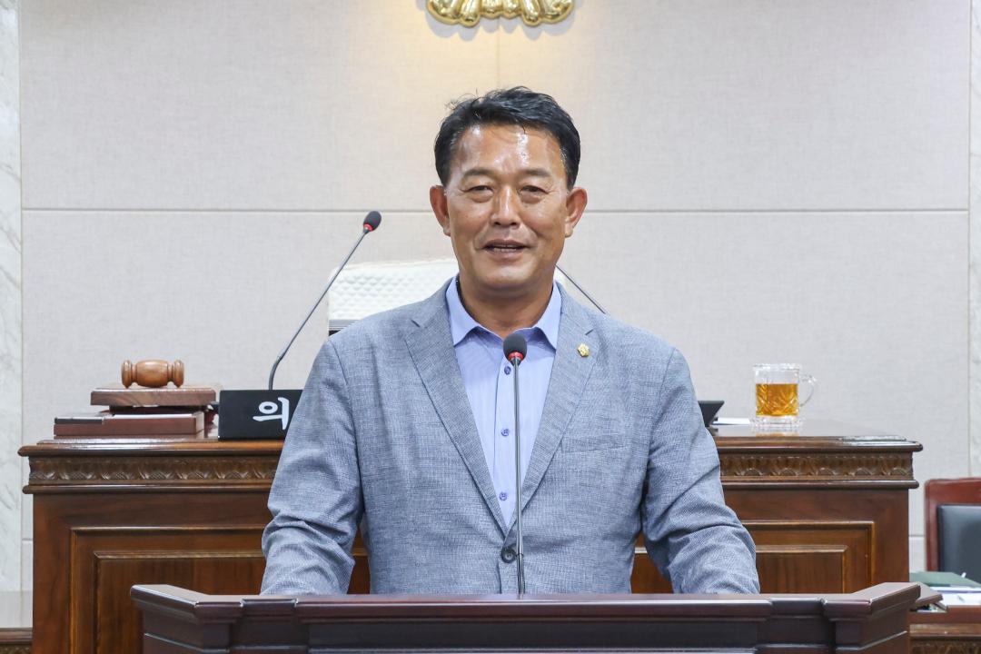 '제313회 제1차 정례회 개회 5분발언_신동규 의원_불법 쓰레기, 행정이 시작하고 실천이 완성합니다' 게시글의 사진(2) '붙임 3-2. 신동규 의원 5분발언 장면 1.jpg'